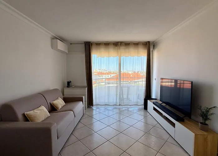 Elegant With Private Pool, Parking & 5min To Appartement Antibes