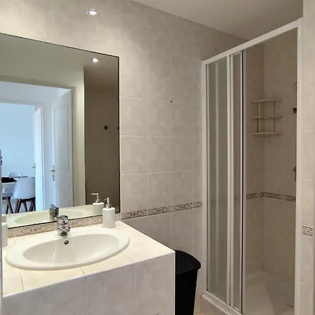 Apartment Elegant With Private Pool, Parking & 5min To