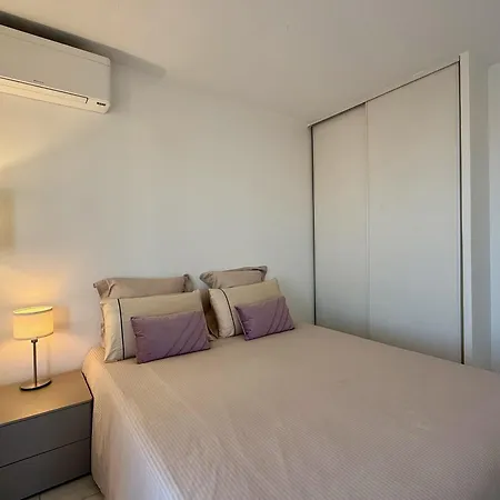 Elegant With Private Pool, Parking & 5min To Apartment