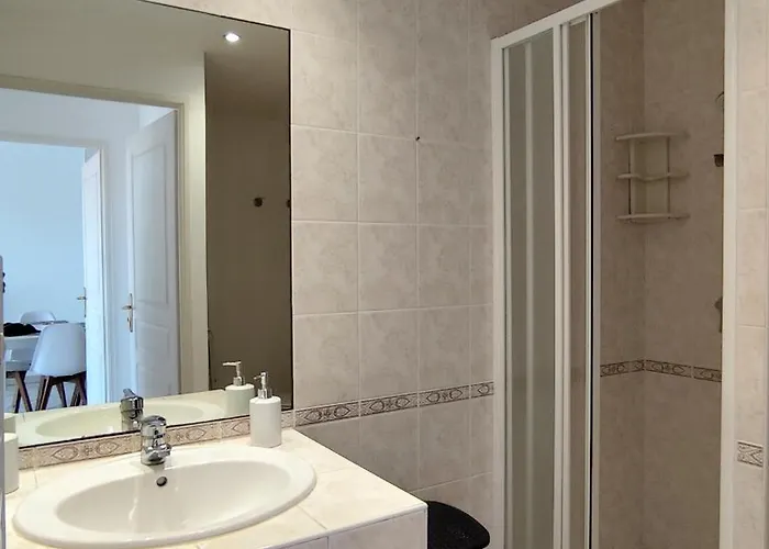 Apartamento Elegant With Private Pool, Parking & 5min To