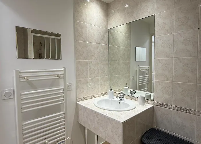 Elegant With Private Pool, Parking & 5min To 昂蒂布