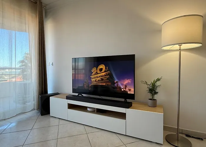 Elegant With Private Pool, Parking & 5min To 公寓 *